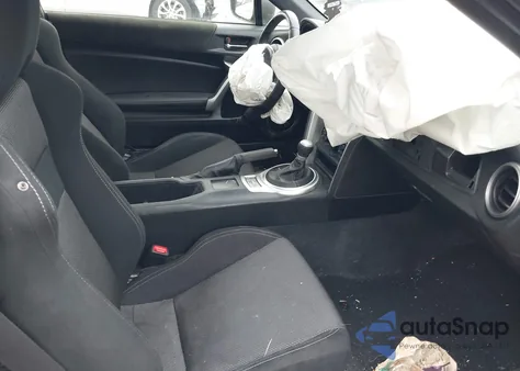 2020 Toyota 86 z USA, uszkodzony, nr VIN JF1ZNAA13L8752423